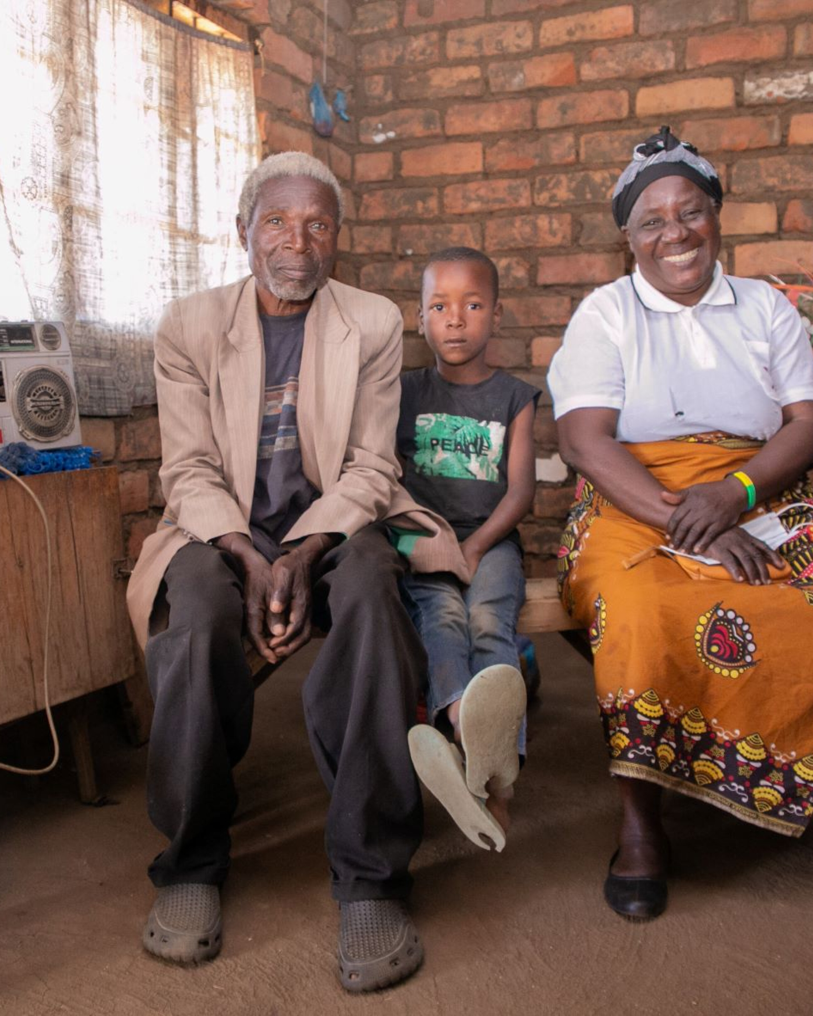 Petros Yakobe und seine Familie, Malawi, 2021